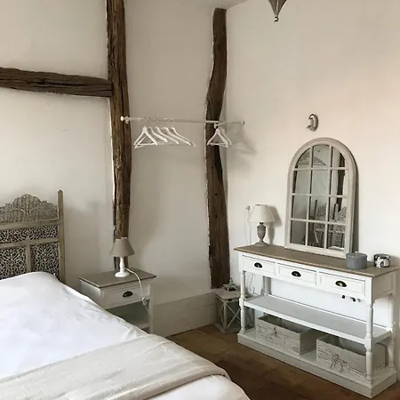 De L'oiseau Bleu Apartment